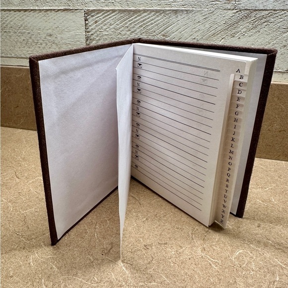 ONCE UPON A TIME, COSMETIC BAG & 3 PIECE STATIONARY SET. - Picture 9 of 9